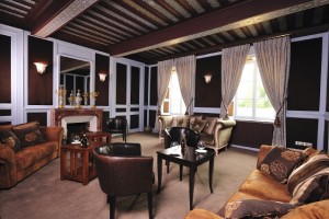 11/05/2011, Donchery (08) : Domaine Château du Faucon, salon Grany ou hommes